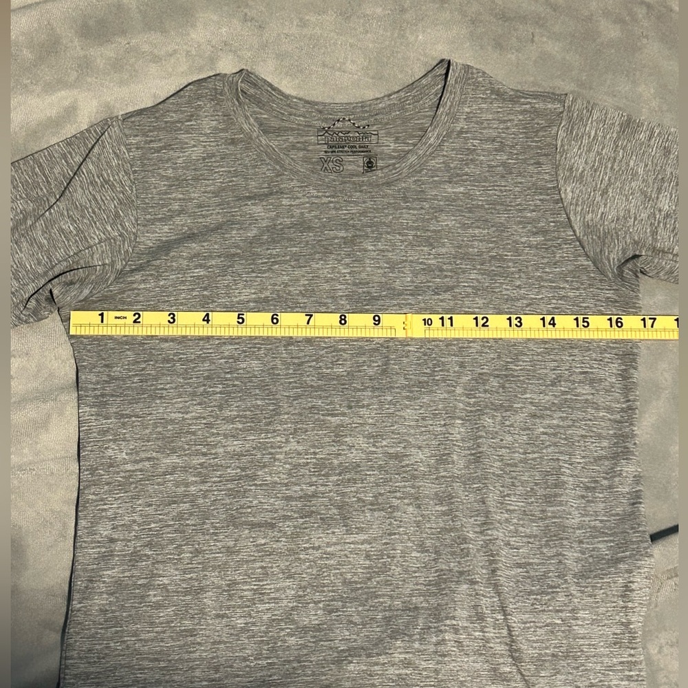 Patagonia Capilene Cool Daily Stretch Performance Shirt in Heathered Grey - XS - Picture 10 of 10